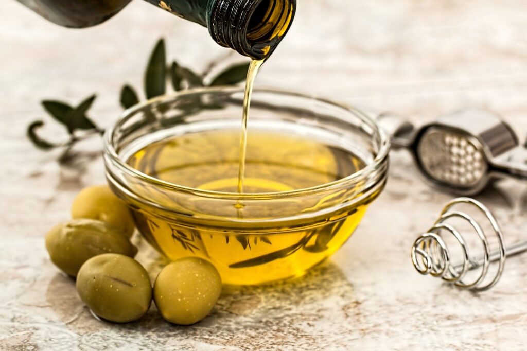 Olivenolie, olie med oliven, guide til madolie, oversigt over madolier, olier til mad, olier til madlavning